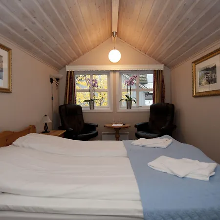 Mo Gjestegard 3* 摩城